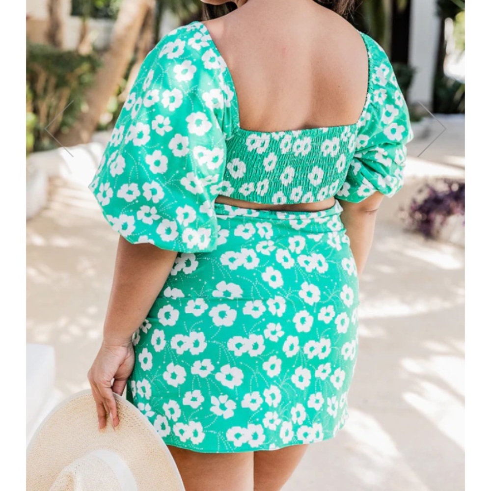 PERSONAL OPINION GREEN CUTOUT FLORAL DRESS